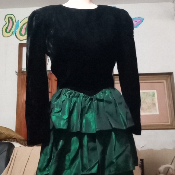 Roberta of California vintage velvet + satin ruffled " open back "evening Dress - Picture 3 of 14